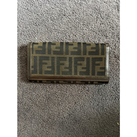 Women's Fendi Wallet Brown - Picture 1 of 9